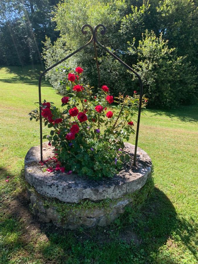 Domaine De La Sabliere Bed & Breakfast Thiviers Exterior photo